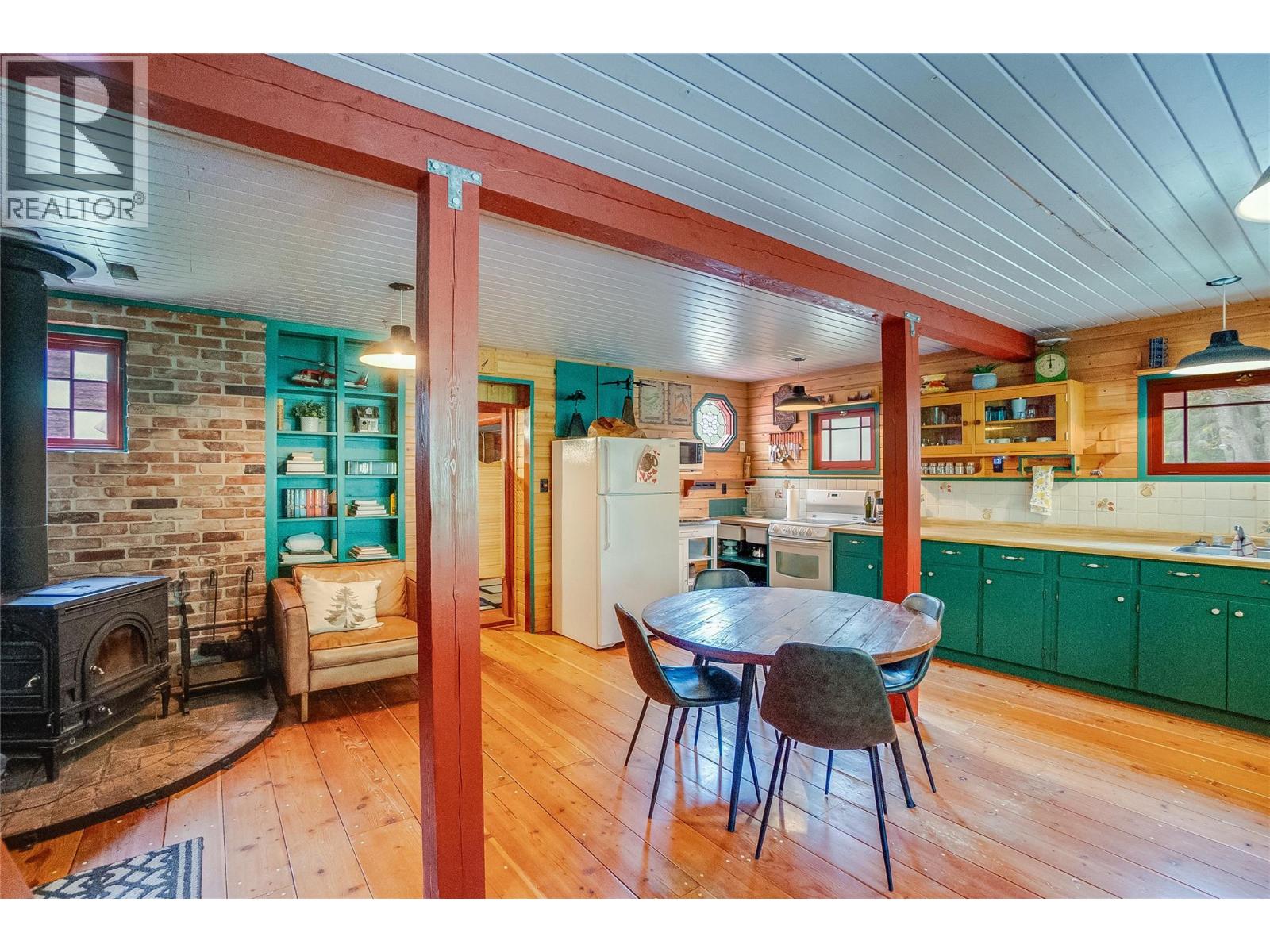 8780 Martens Road, Slocan, British Columbia  V0G 2C0 - Photo 6 - 10360029