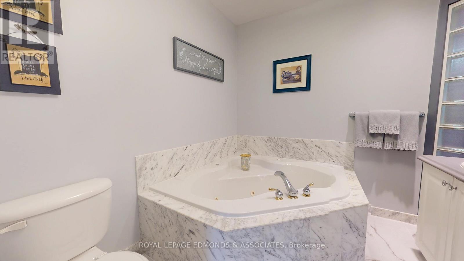 4 Jamie Crescent, Petawawa, Ontario  K8H 3N2 - Photo 25 - X12355180
