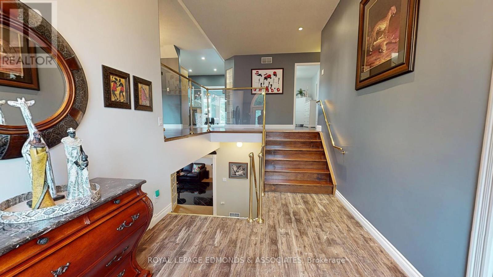 4 Jamie Crescent, Petawawa, Ontario  K8H 3N2 - Photo 4 - X12355180