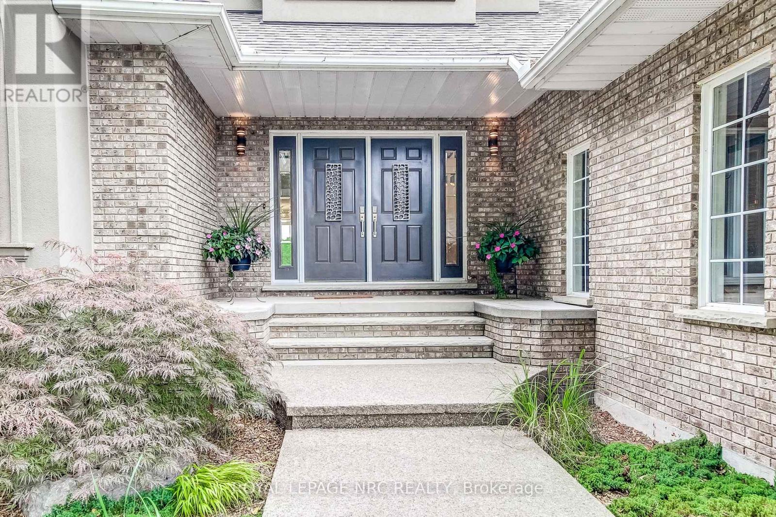 645 Clarence Street, Port Colborne (Sugarloaf), Ontario  L3K 6B8 - Photo 2 - X12355194