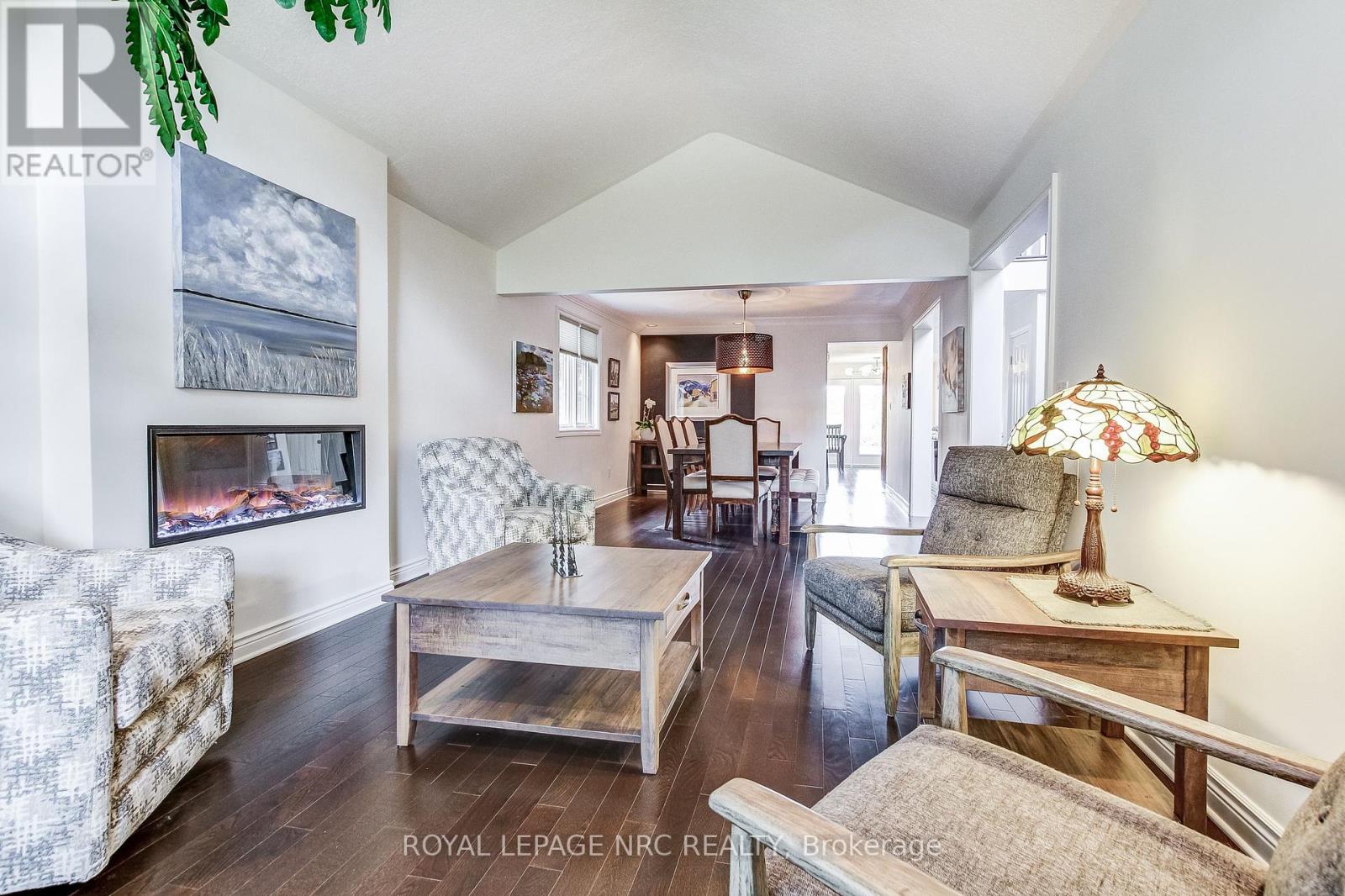 645 Clarence Street, Port Colborne (Sugarloaf), Ontario  L3K 6B8 - Photo 5 - X12355194