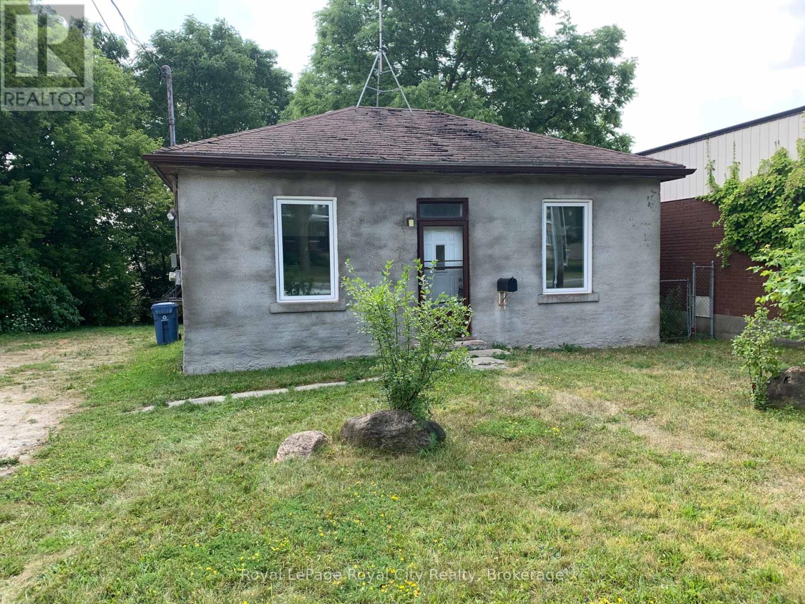 180 Waterloo Avenue, Guelph, Ontario  N1H 3J3 - Photo 2 - X12355135