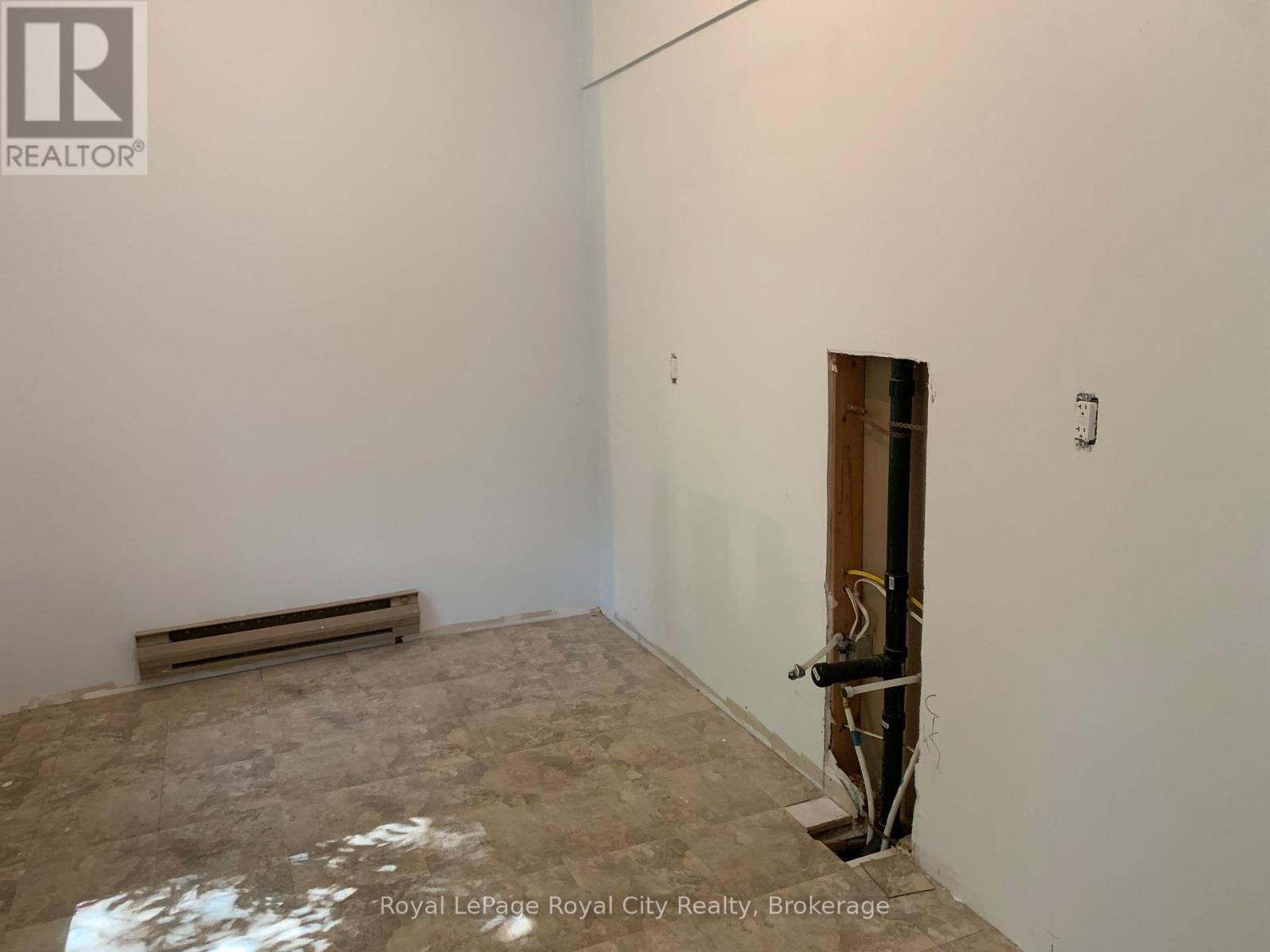 180 Waterloo Avenue, Guelph, Ontario  N1H 3J3 - Photo 5 - X12355135