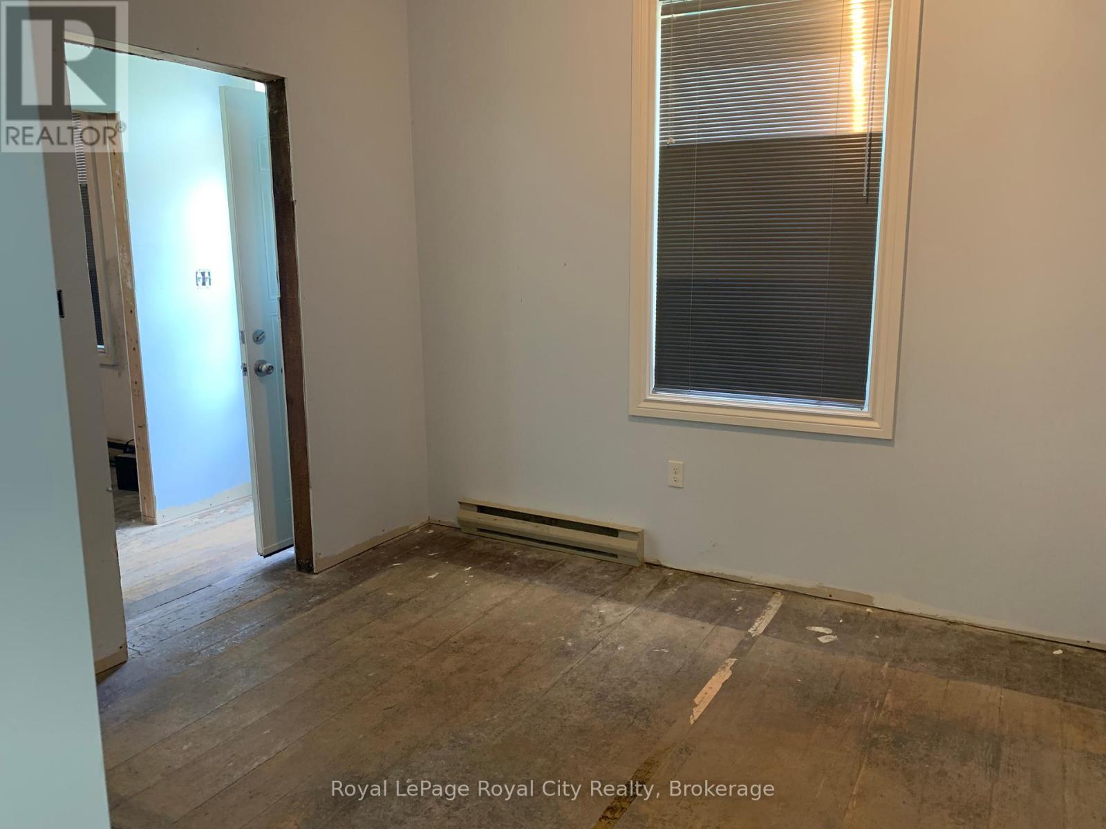 180 Waterloo Avenue, Guelph, Ontario  N1H 3J3 - Photo 8 - X12355135