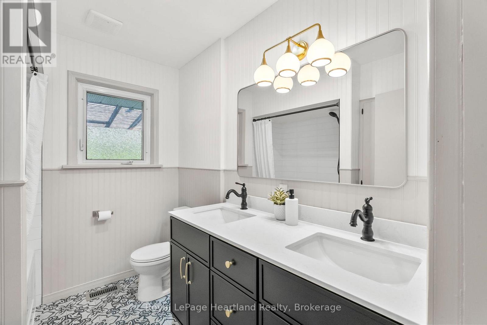 542 Angus Street, North Huron, Ontario  N0G 2W0 - Photo 14 - X12355209