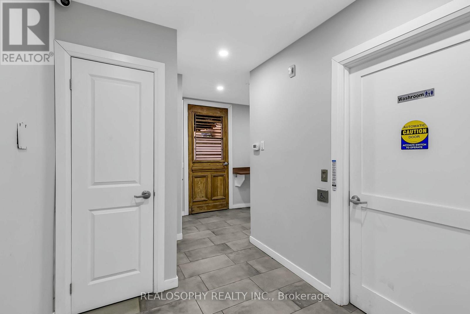 518 Queen Street W, Toronto (Kensington-Chinatown), Ontario  M5V 2B3 - Photo 10 - C12355070