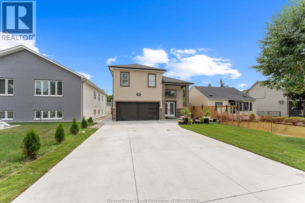 Property at 635 EDINBOROUGH image 3