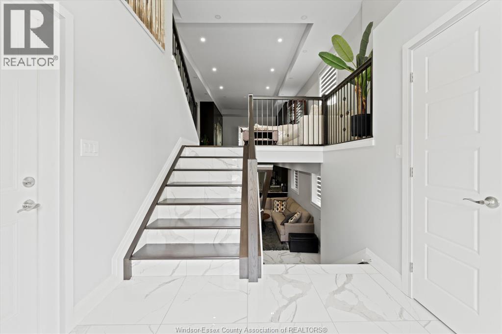 Property at 635 EDINBOROUGH image 4