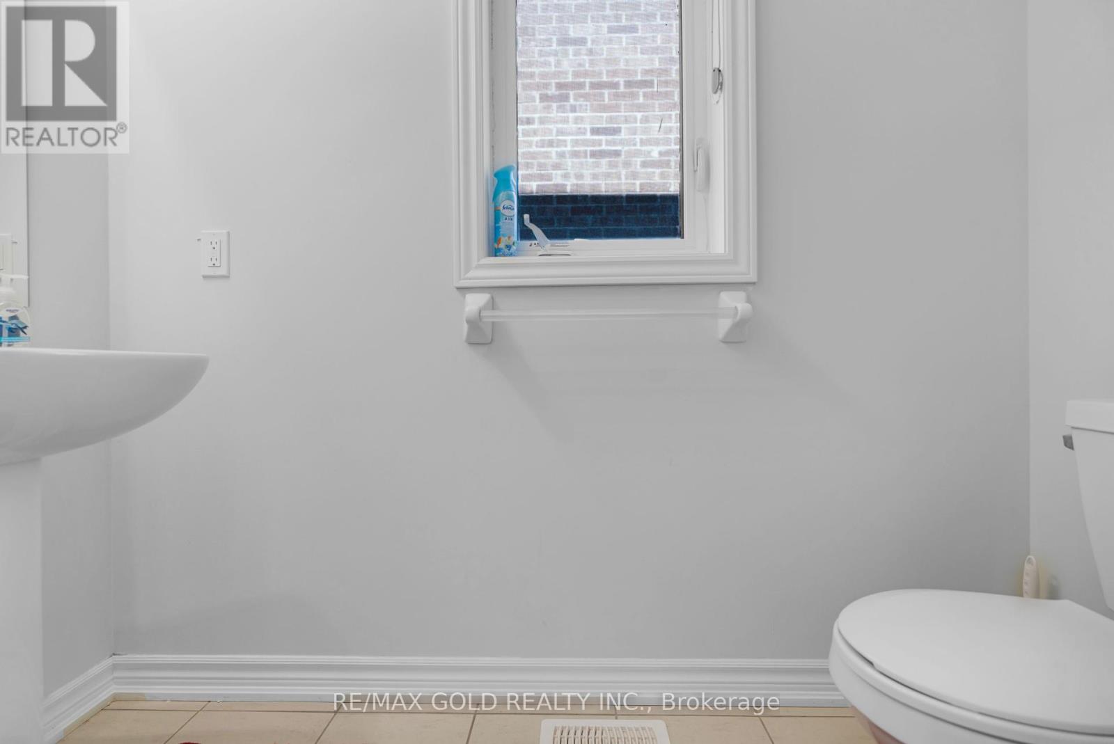 109 Palace Street, Thorold, Ontario  L2V 0M9 - Photo 15 - X12353334