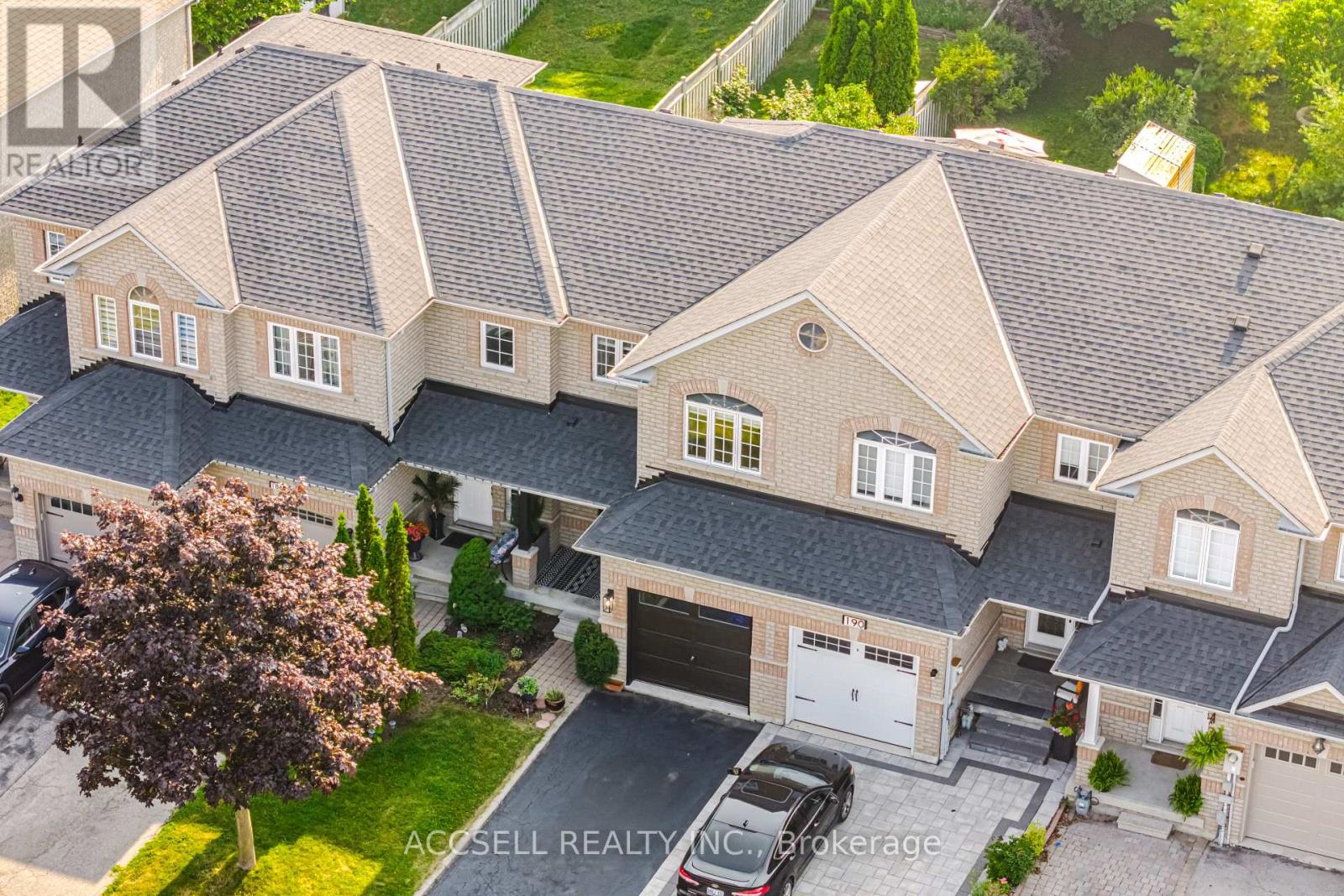 Property at 188 DEEPSPRINGS CRESCENT image 2