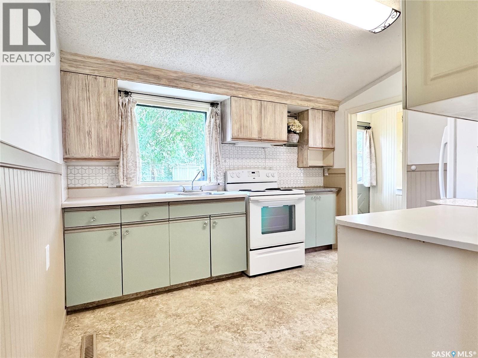 1026 L Avenue N, Saskatoon, Saskatchewan  S7L 2R8 - Photo 10 - SK016146