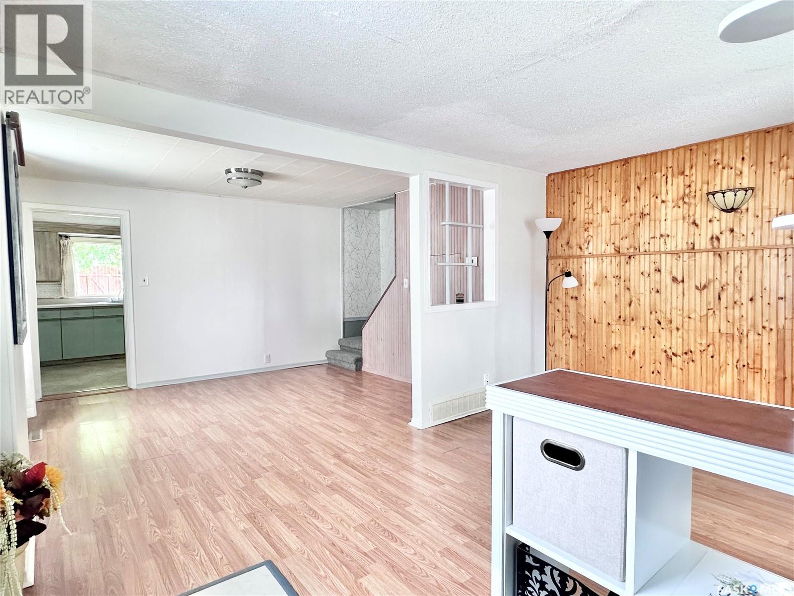 1026 L Avenue N, Saskatoon, Saskatchewan  S7L 2R8 - Photo 2 - SK016146