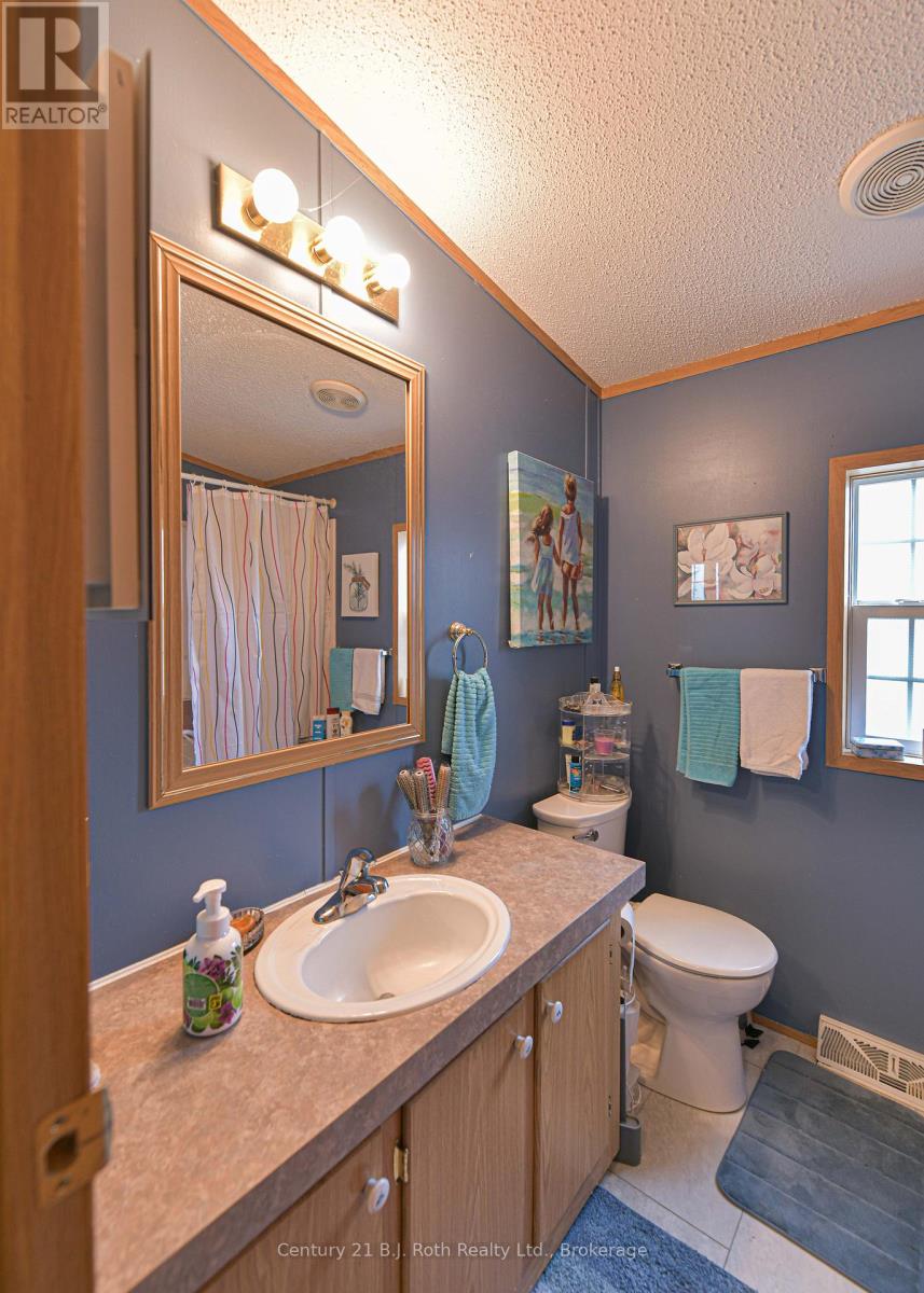 4105 Spruce Road, Severn, Ontario  L3V 6H4 - Photo 22 - S12303133
