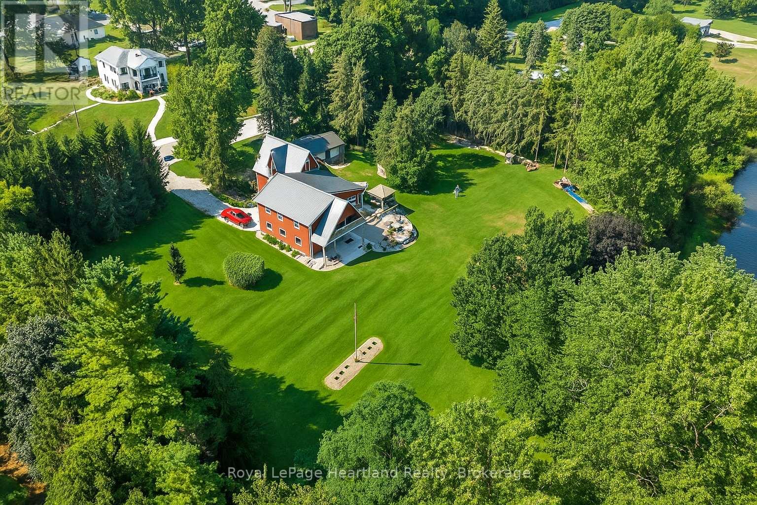 1043 Queen Street, Howick, Ontario  N0G 2X0 - Photo 3 - X12353927
