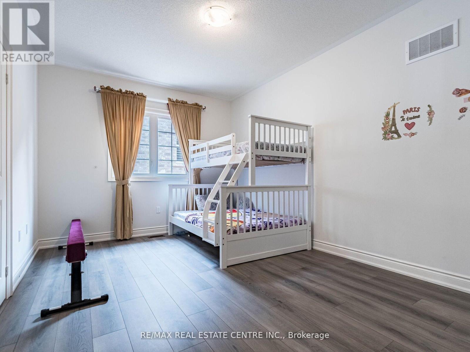 62 Granite Ridge Trail, Hamilton, Ontario  L8B 1Y6 - Photo 17 - X12355089