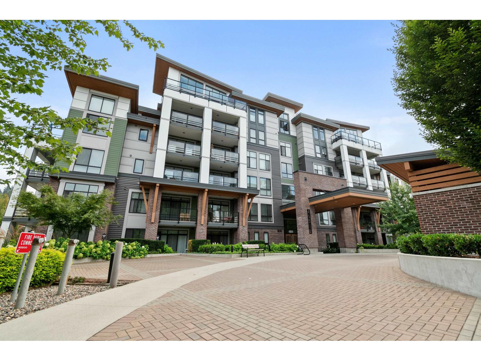 204 45510 Market Way, Garrison Crossing, Chilliwack, British Columbia  V2R 6E1 - Photo 1 - R3038773