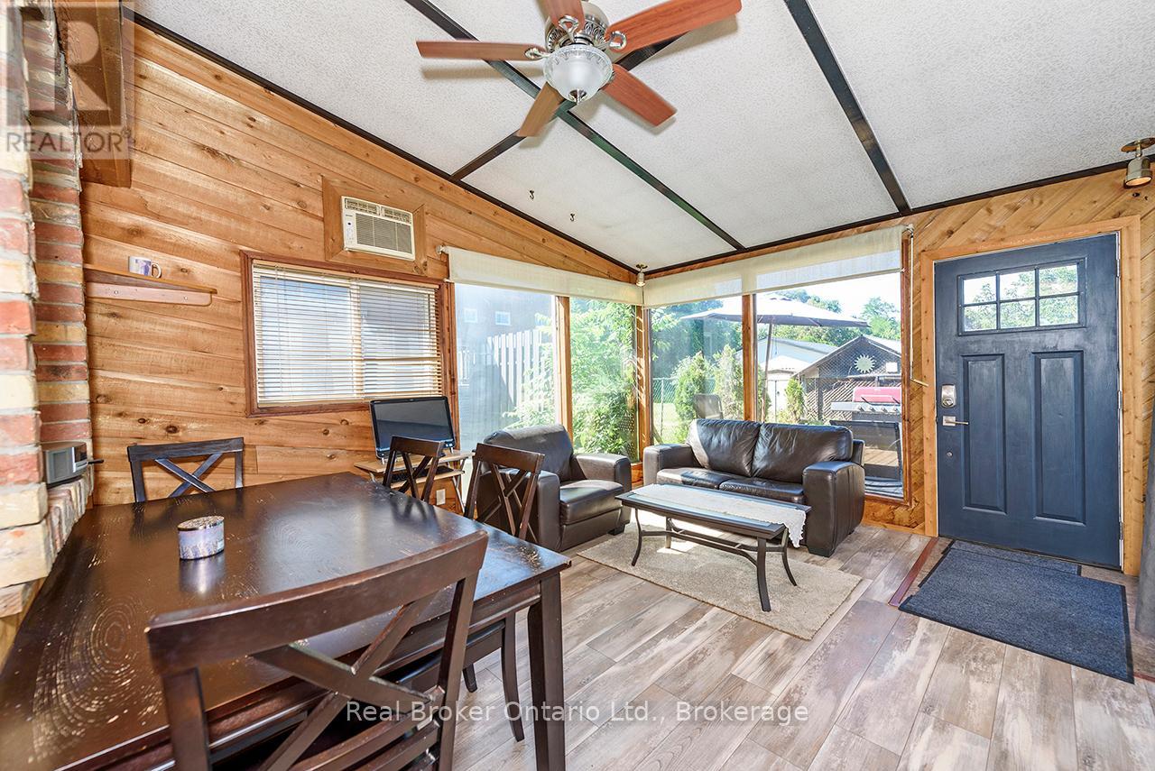 Property at 58 FOURTH AVENUE image 3