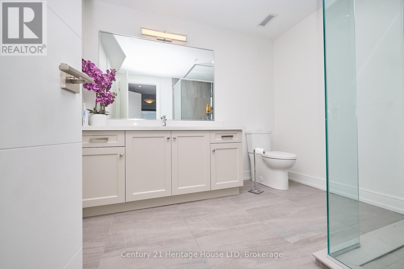 407 - 300b Fourth Avenue, St. Catharines, Ontario  L2S 0E6 - Photo 13 - X12355276
