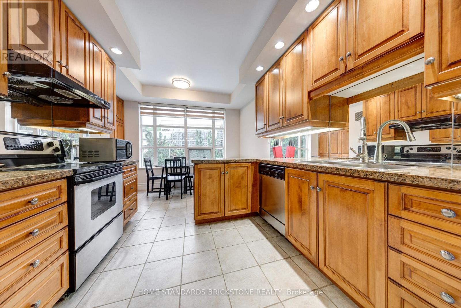 310 - 10 Old York Mills Road, Toronto, Ontario  M2P 2G9 - Photo 14 - C12355221