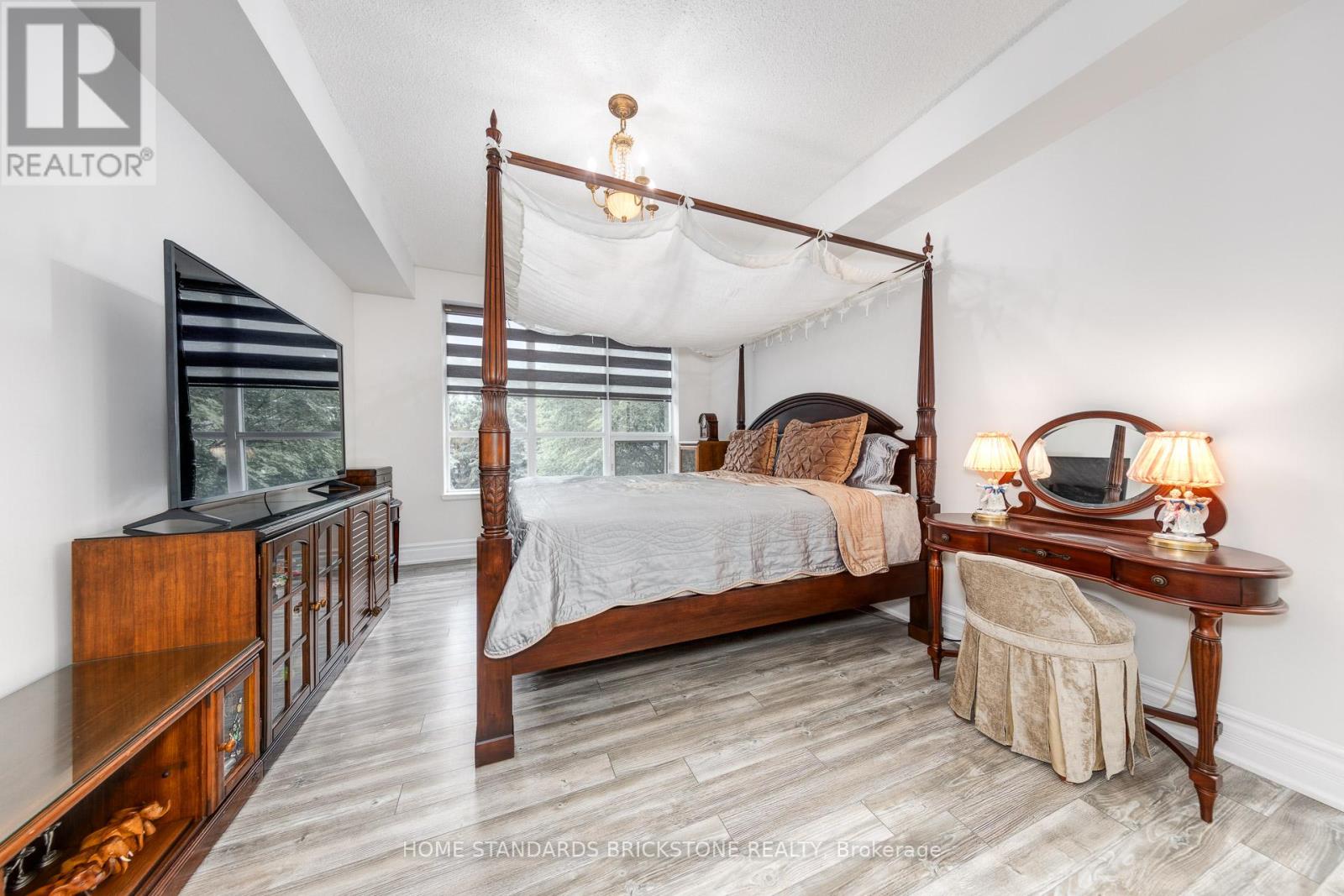 310 - 10 Old York Mills Road, Toronto, Ontario  M2P 2G9 - Photo 19 - C12355221
