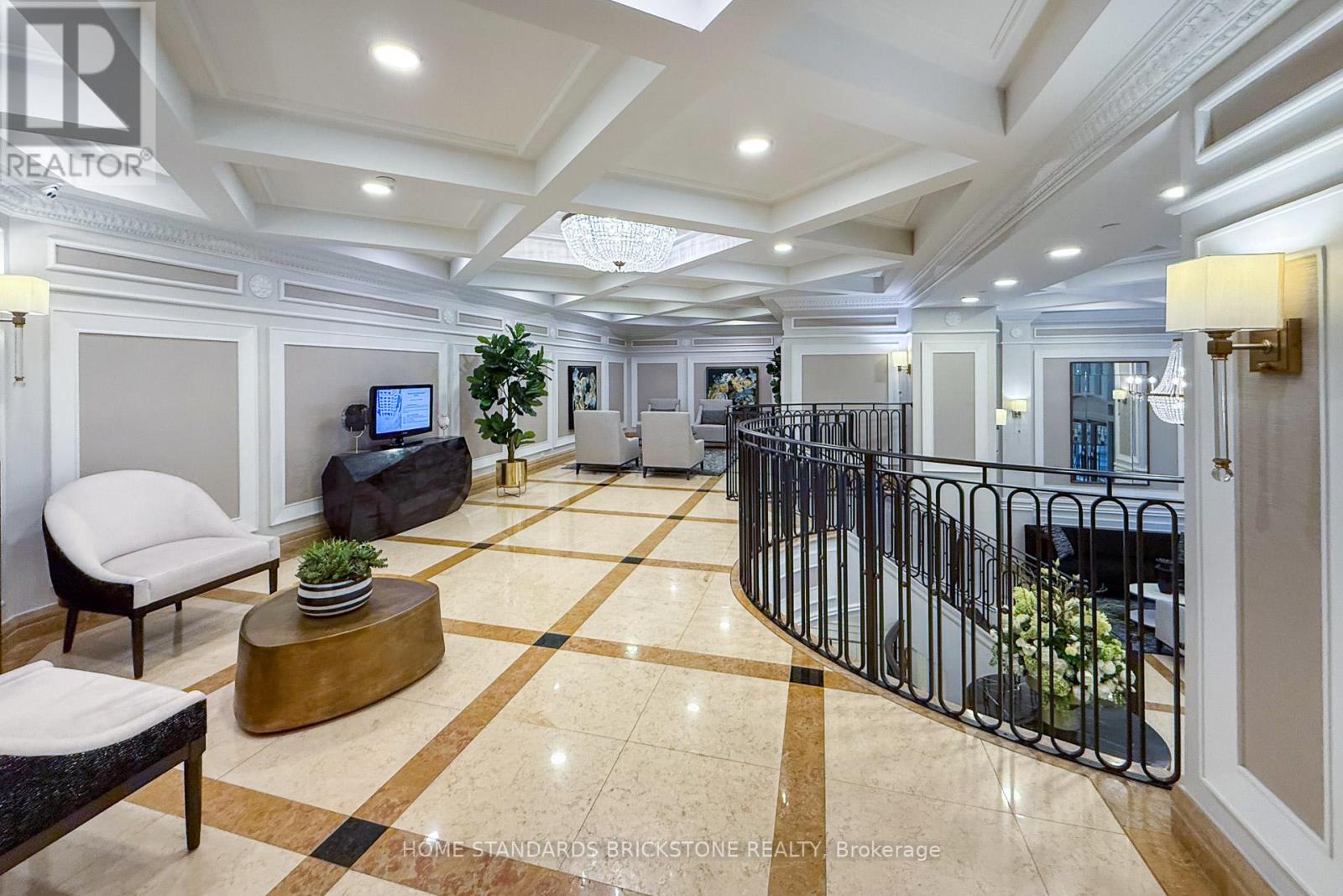 310 - 10 Old York Mills Road, Toronto, Ontario  M2P 2G9 - Photo 5 - C12355221