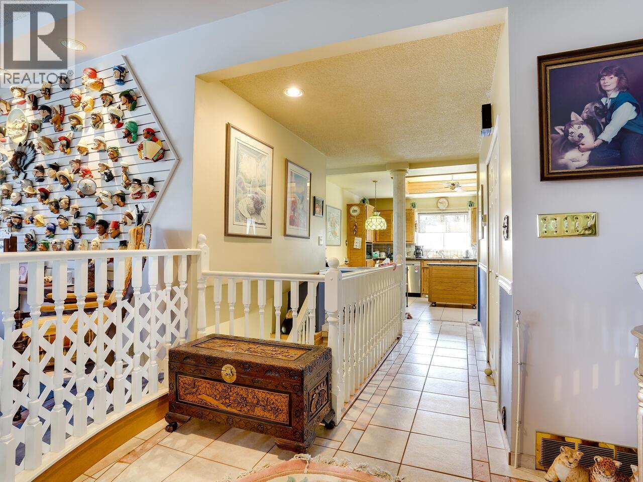 960 Porter Street, Coquitlam, British Columbia  V3J 5C2 - Photo 8 - R3038945