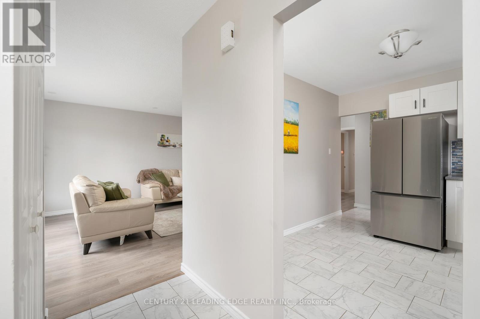 809 Sanok Drive, Pickering, Ontario  L1W 2R1 - Photo 11 - E12355177