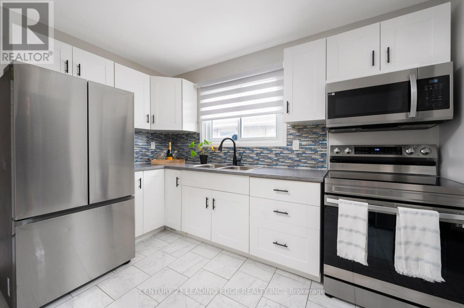 809 Sanok Drive, Pickering, Ontario  L1W 2R1 - Photo 17 - E12355177