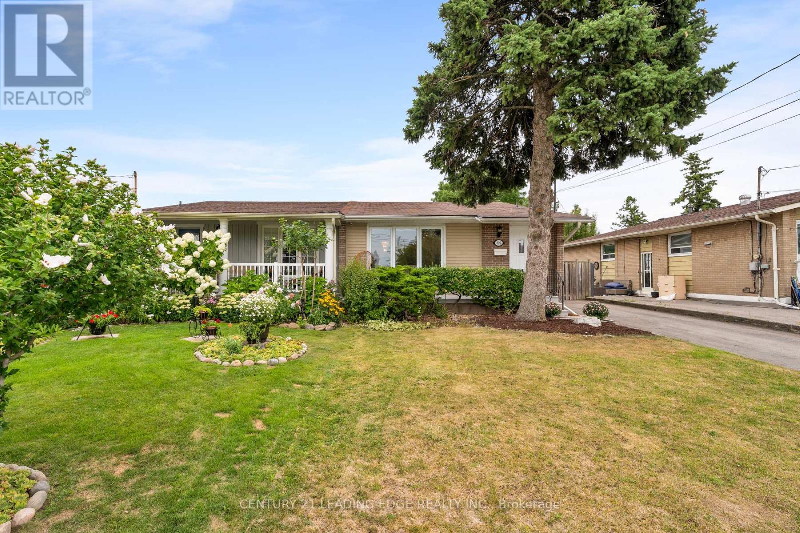 Property at 809 SANOK DRIVE image 2