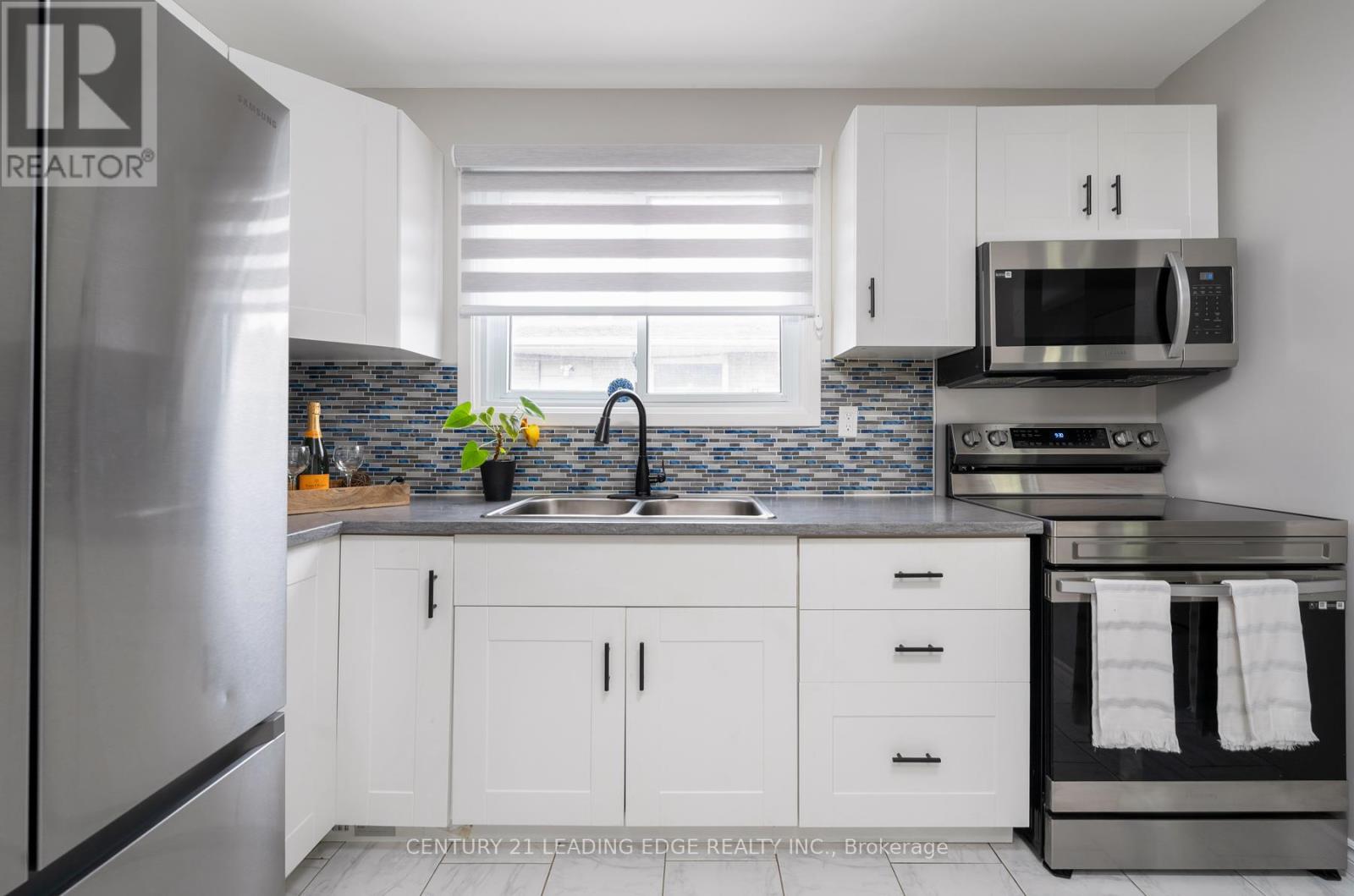 809 Sanok Drive, Pickering, Ontario  L1W 2R1 - Photo 20 - E12355177