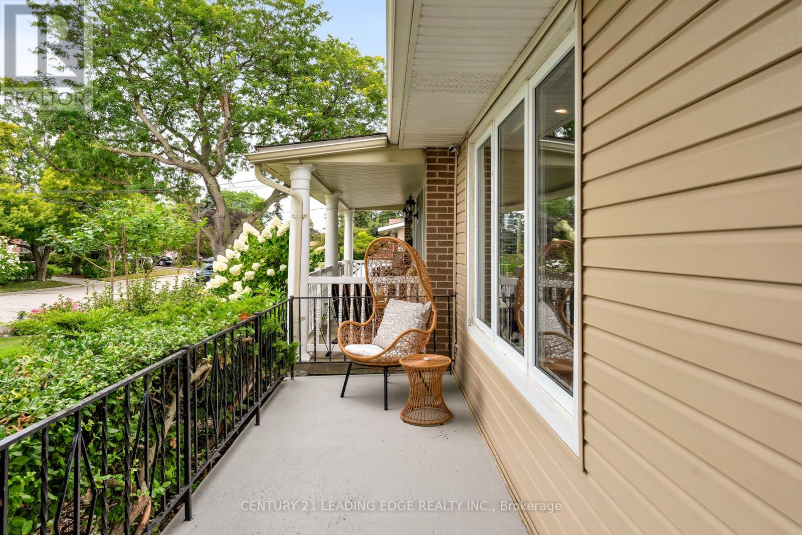 809 Sanok Drive, Pickering, Ontario  L1W 2R1 - Photo 8 - E12355177
