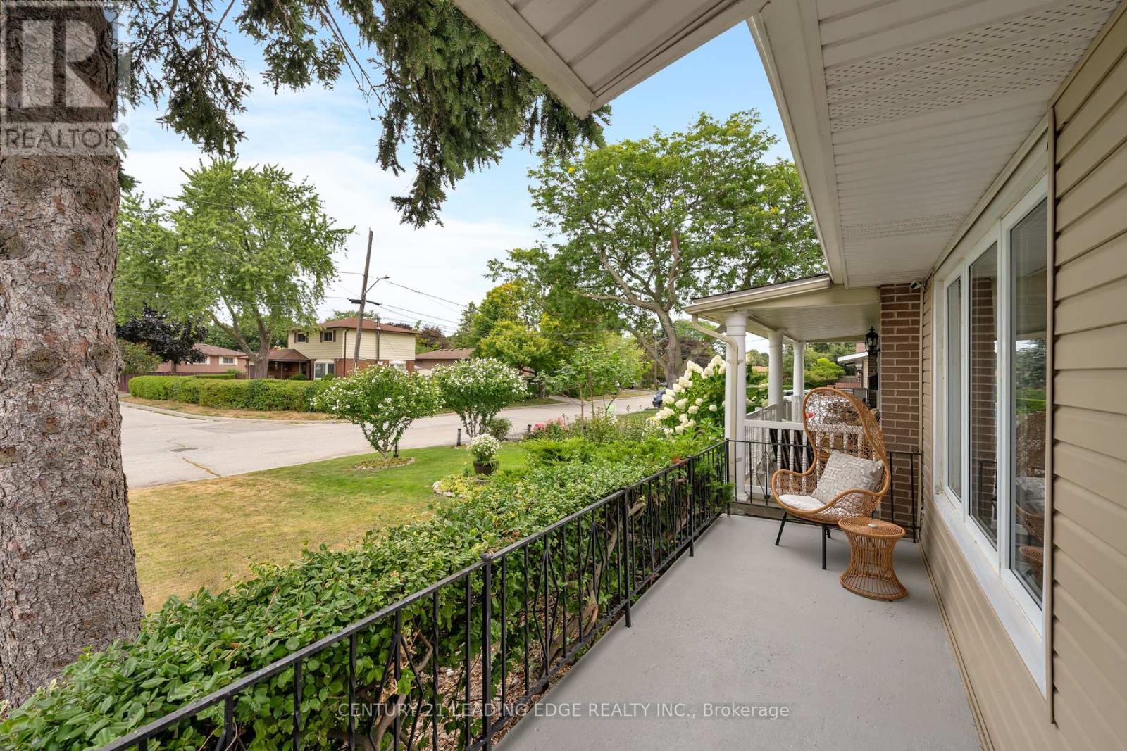 809 Sanok Drive, Pickering, Ontario  L1W 2R1 - Photo 9 - E12355177