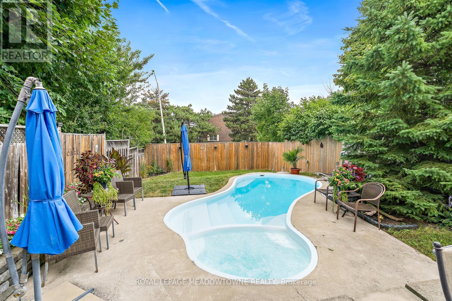 6963 Pamplona Mews, Mississauga, Ontario  L5N 1S5 - Photo 31 - W12354237