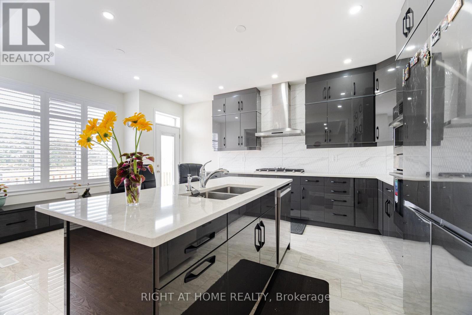 3281 Turnstone Boulevard, Pickering, Ontario  L1X 0M9 - Photo 15 - E12342219