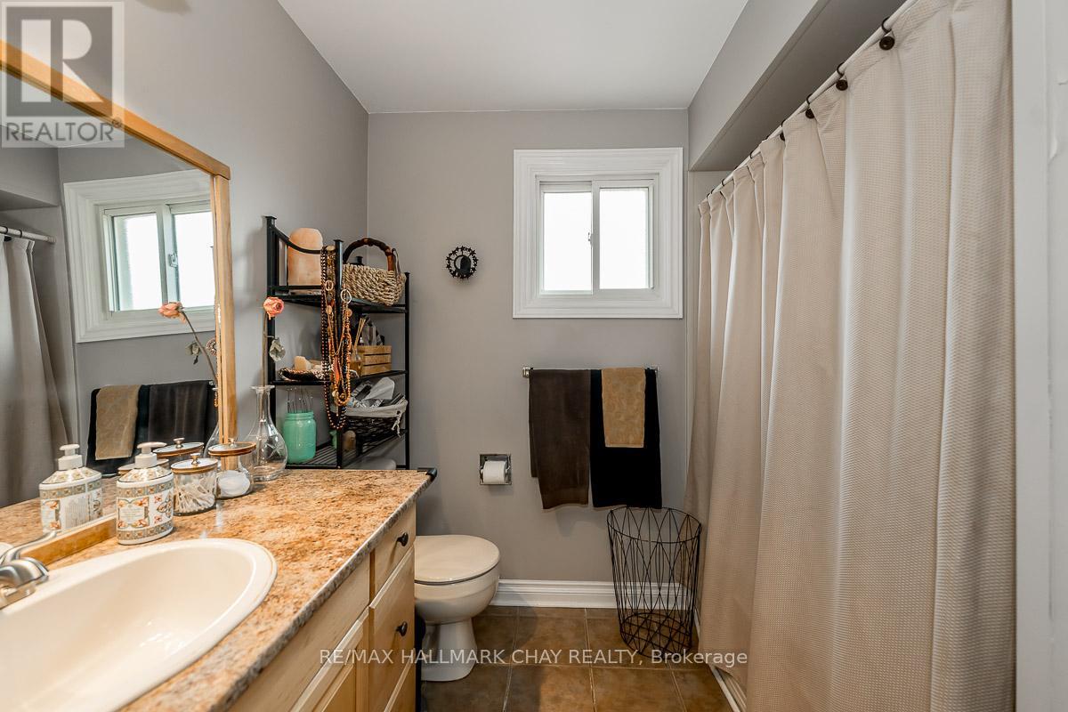 103 Imperial Crescent, Bradford West Gwillimbury, Ontario  L3Z 2N6 - Photo 16 - N12355132
