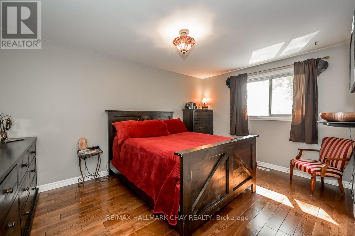 103 Imperial Crescent, Bradford West Gwillimbury, Ontario  L3Z 2N6 - Photo 17 - N12355132