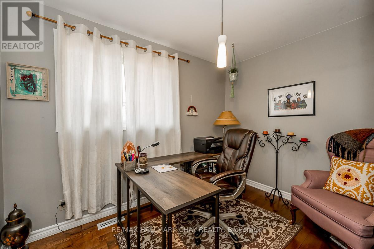 103 Imperial Crescent, Bradford West Gwillimbury, Ontario  L3Z 2N6 - Photo 21 - N12355132