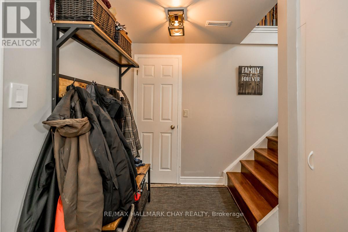 103 Imperial Crescent, Bradford West Gwillimbury, Ontario  L3Z 2N6 - Photo 22 - N12355132