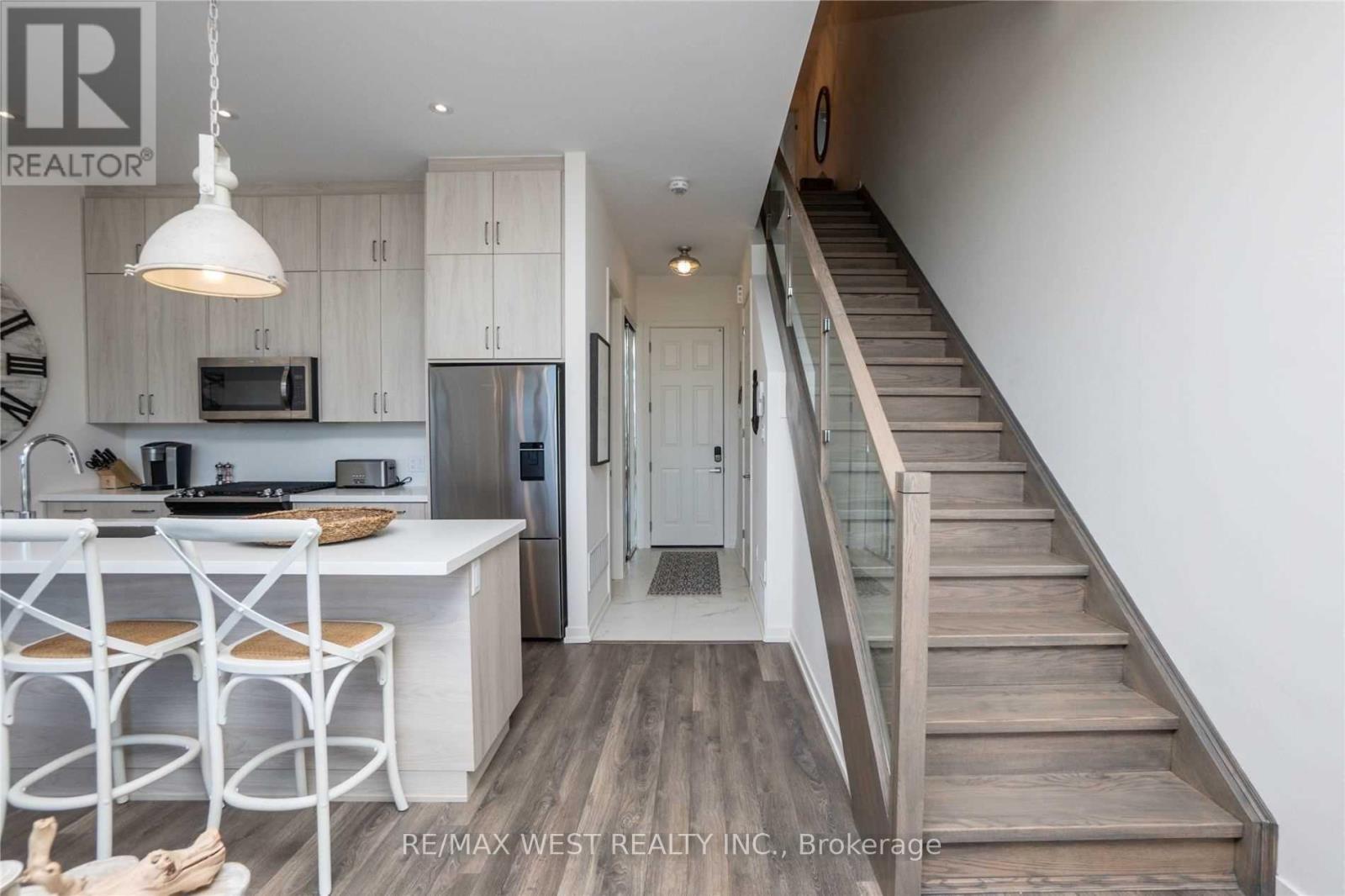 3795 Riva Avenue, Innisfil, Ontario  L9S 3B3 - Photo 4 - N12355196