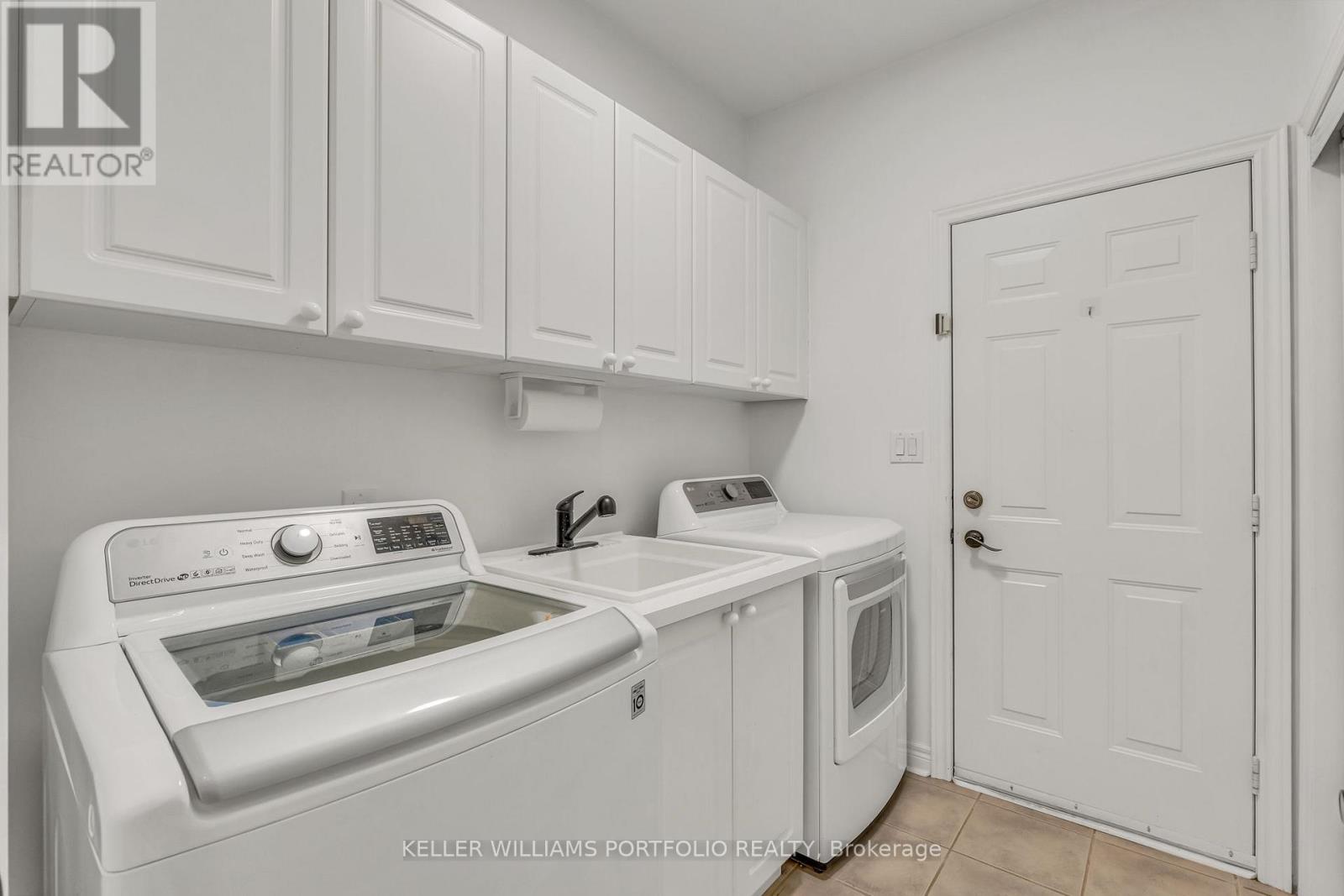8 Vista View Court, Caledon, Ontario  L7C 1E1 - Photo 13 - W12355140