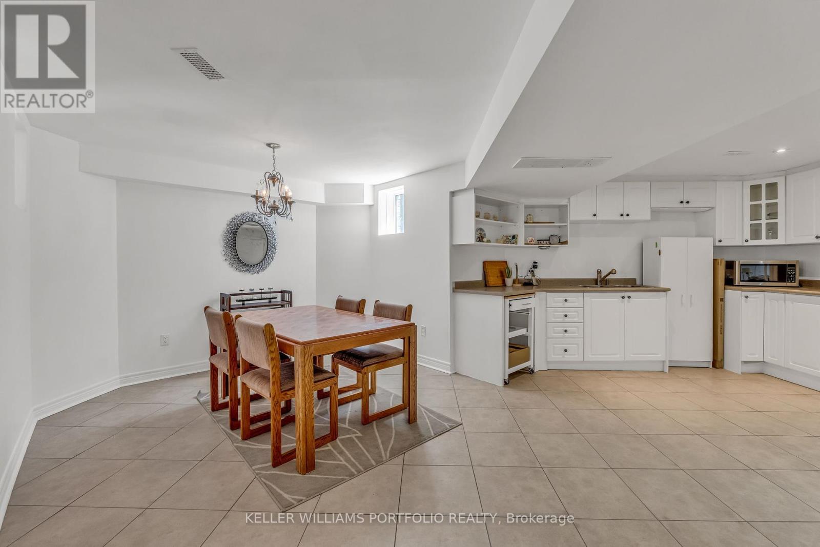 8 Vista View Court, Caledon, Ontario  L7C 1E1 - Photo 24 - W12355140