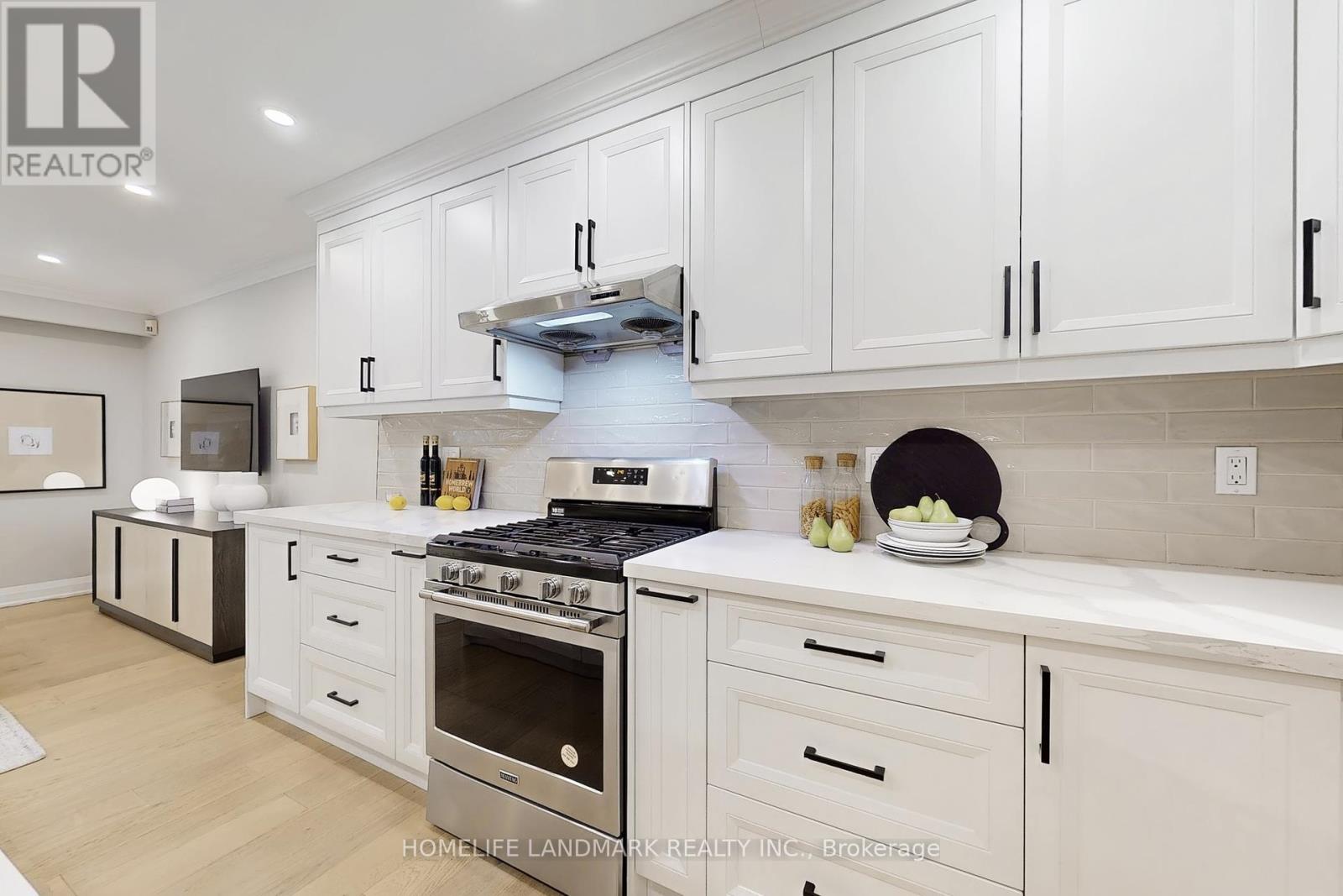 456 Chamberlain Lane, Oakville, Ontario  L6J 4H5 - Photo 24 - W12355151