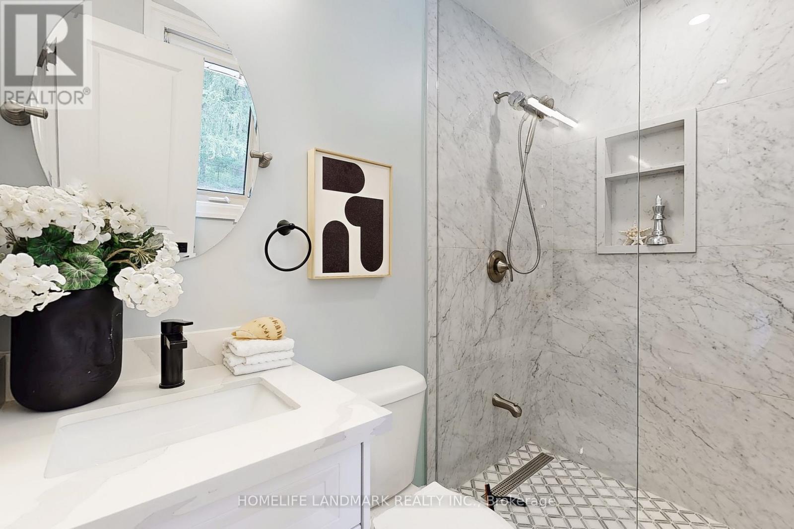 456 Chamberlain Lane, Oakville, Ontario  L6J 4H5 - Photo 38 - W12355151
