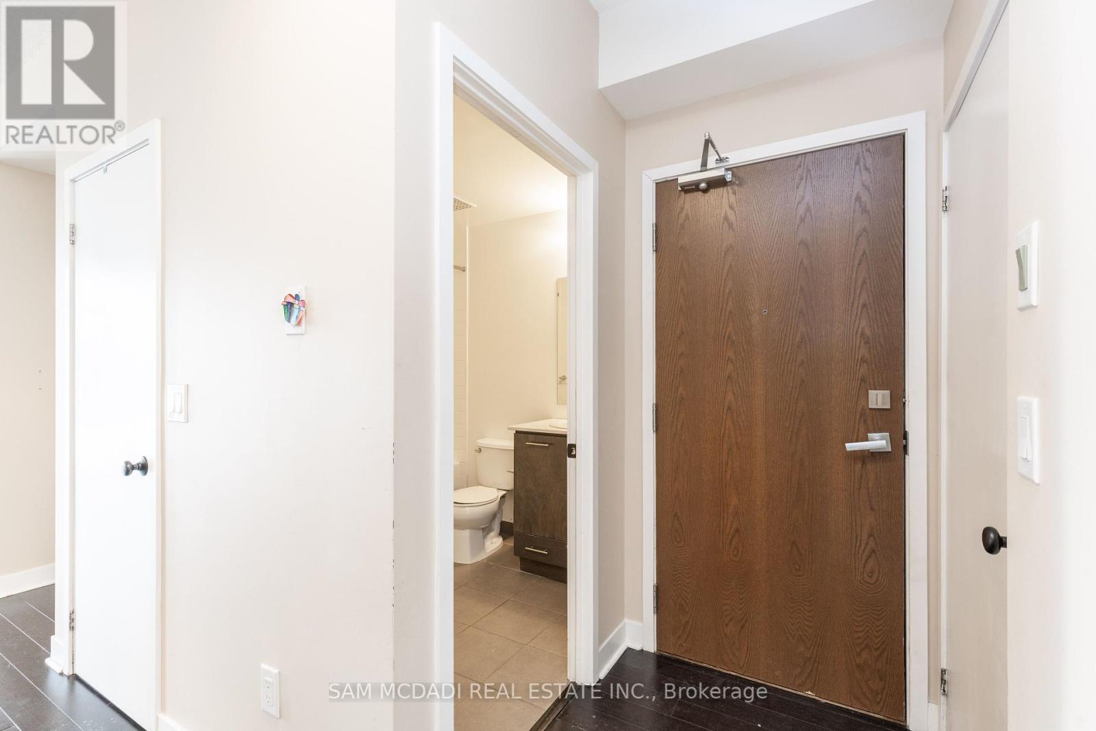 707 - 360 Square One Drive N, Mississauga, Ontario  L5B 0G7 - Photo 3 - W12355223