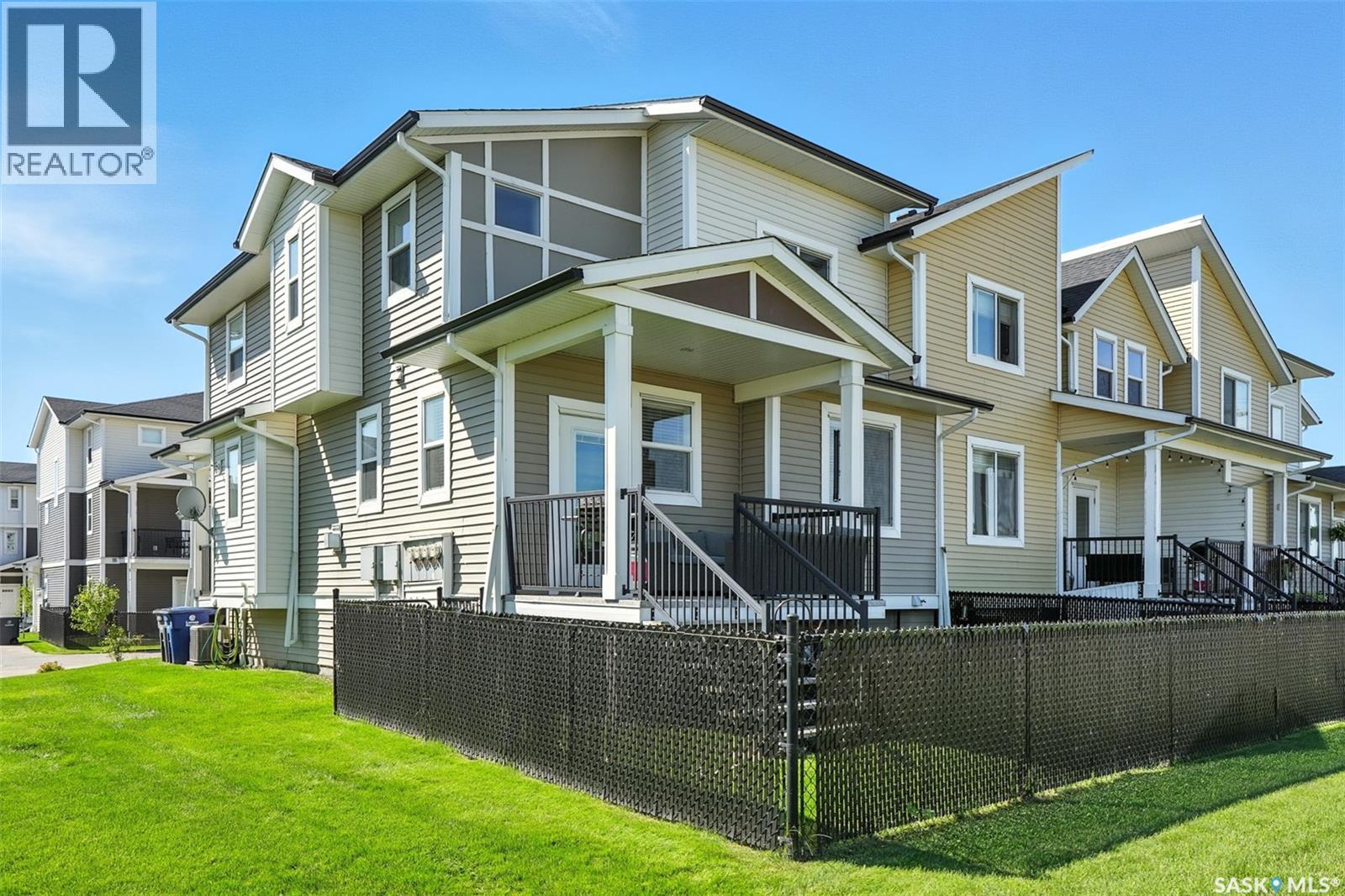 21 600 Maple Crescent, Warman, Saskatchewan  S0K 4S1 - Photo 3 - SK016077