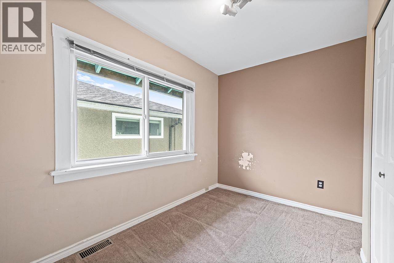 4777 Pender Street, Burnaby, British Columbia  V5C 2N4 - Photo 6 - R3037892
