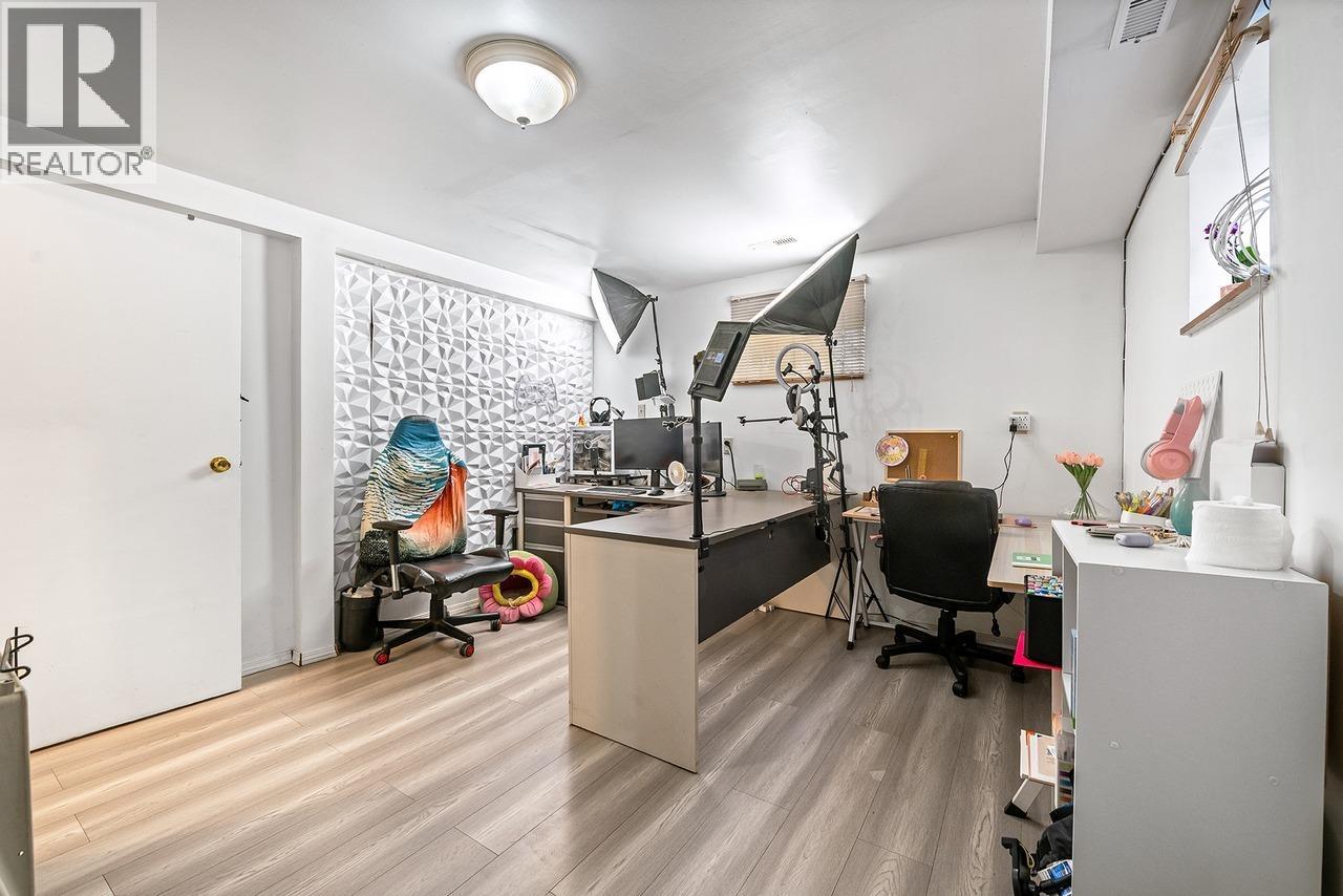 4777 Pender Street, Burnaby, British Columbia  V5C 2N4 - Photo 14 - R3037892