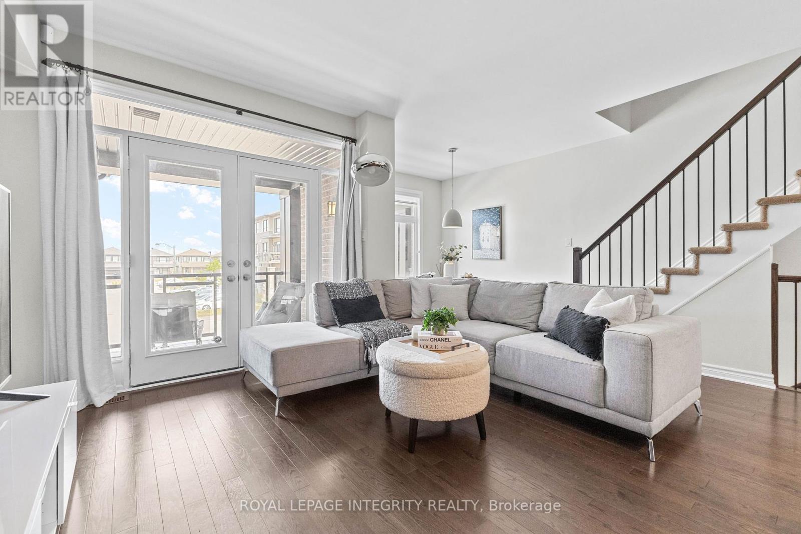 611 Compass Street, Ottawa, Ontario  K1W 0J8 - Photo 10 - X12355367