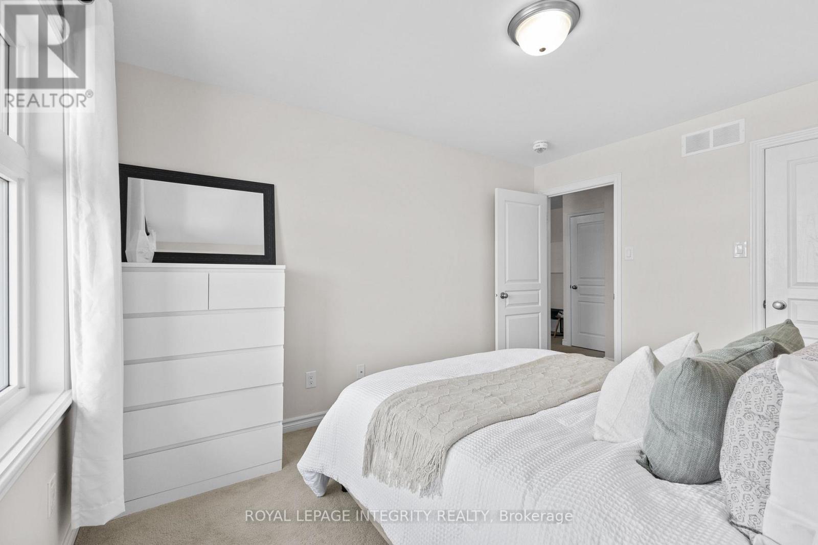 611 Compass Street, Ottawa, Ontario  K1W 0J8 - Photo 16 - X12355367