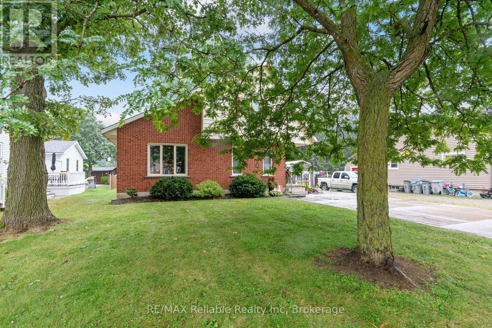 88 East William Street, Huron East, Ontario  N0K 1W0 - Photo 27 - X12355389